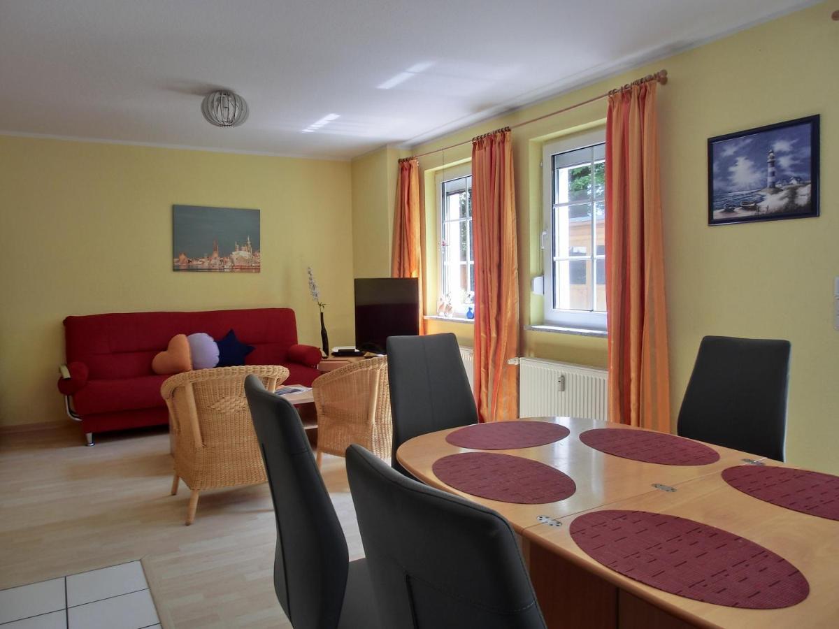 Ferienwohnung U4 "Am Wasserturm" グラール・ミューリッツ エクステリア 写真